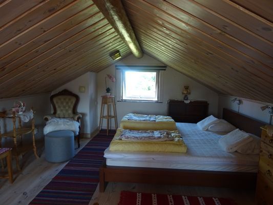 Mysig timmerstuga vid Siljans strand - Bild 9