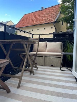 Nyproducerad lägenhet i två plan innanför murarna - Bild 7