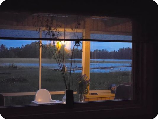 En idyllisk tillflykts plats vid sjön - Bild 17