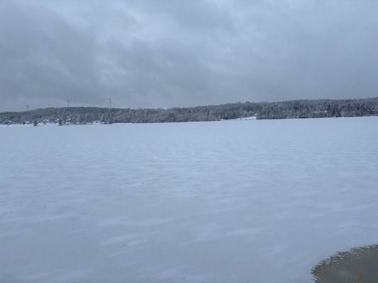 Mysig familjevänlig stuga vid sjö. - Bild 13