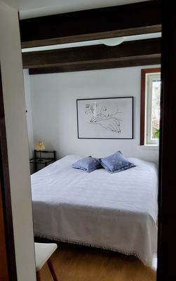 Sovrum på bottenvåning, två sängar (90*200)