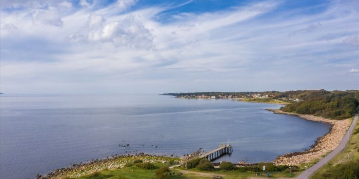 Populära Sven Jons brygga ca 200 meter från huset