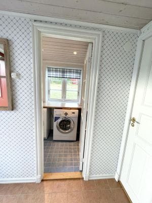 Idyllisk gård med sjötomt - Bild 9
