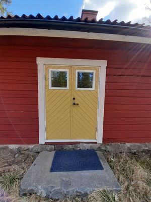 Hyr denna stuga i Askersund på 25 m². 2-4 sängplatser. Från 4 000 kr per vecka. Se bilder och tillgänglighet här.
