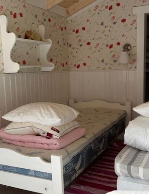 4 sängar i gäststugan