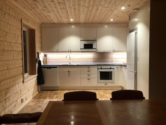 VILLA SKALSVALLEN, Skalets torg, inomhusbordtennis - Bild 15