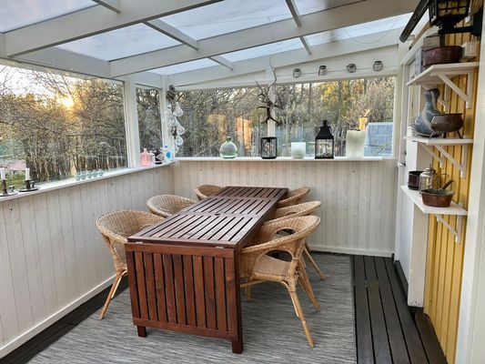 Bild 4 på Trevlig gul villa  i sommaridyllen Grisslehamn