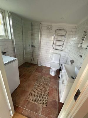 Attefallshus + litet gårdshus i centrala Visby - Bild 13