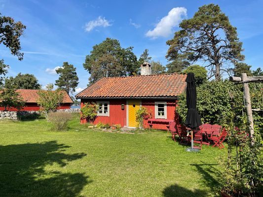 Drömboende med strand och brygga intill Kalmarsund - Bild 13
