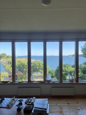 Rymligt sommarhus, fri havsutsikt och egen brygga - Bild 9