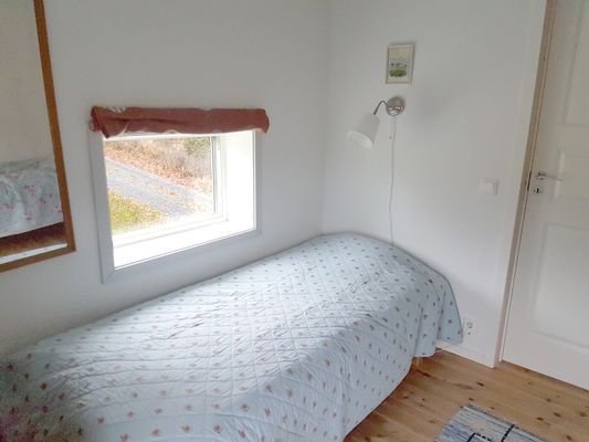 Bo på idyllisk bondgård | Nära sjö med fri båt - Bild 20