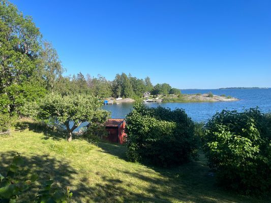 Rymligt sommarhus, fri havsutsikt och egen brygga - Bild 12