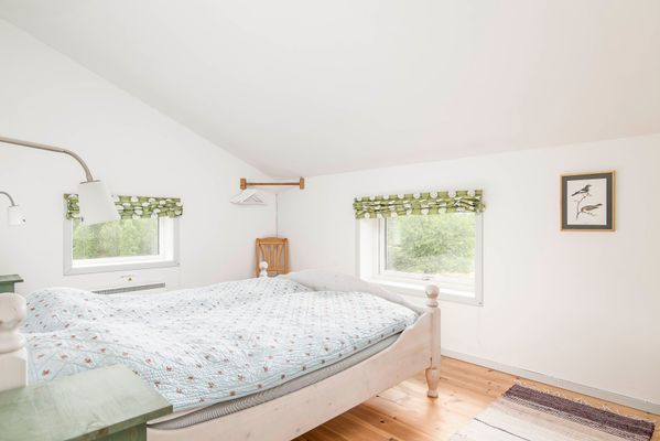 Bo på idyllisk bondgård | Nära sjö med fri båt - Bild 15