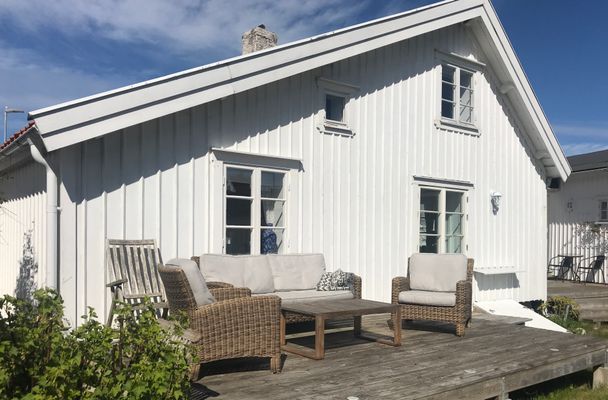 Hyr denna stuga i Donsö på 85 m². 6 sängplatser. Från 11 500 kr per vecka. Se bilder och tillgänglighet här.