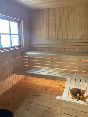 Bastu för åtminstone 6 personer