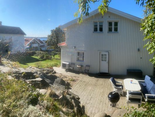 Skärgårdshus med utsikt över havet I Lysekil - Bild 9