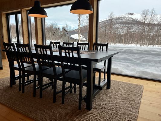 Nybyggd fjällstuga precis vid längdspår. - Bild 31