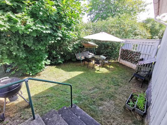 Stuga på en gård nära havet