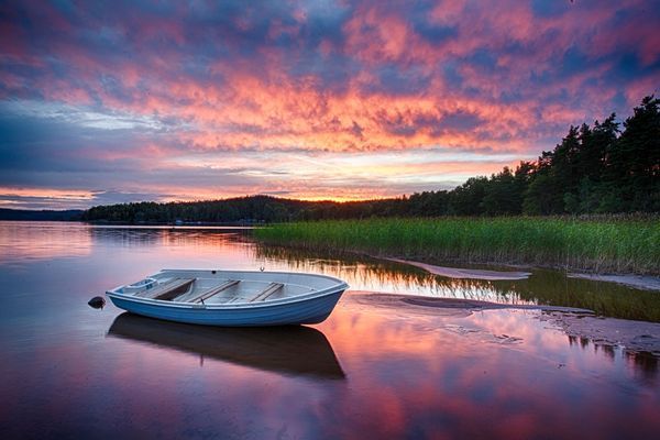 Strandstuga direkt vid sjökanten