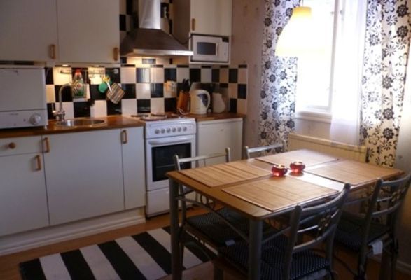 Bild 4 på För den lilla familjen i naturskönt område