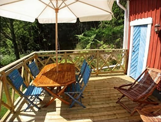 Hyr denna stuga i Finspång på 50 m². 3 sängplatser. 4 000 - 5 000 kr per vecka. Se bilder och tillgänglighet här.