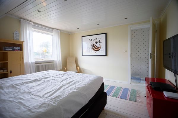 Sovrum 2. 160 cm dubbelsäng