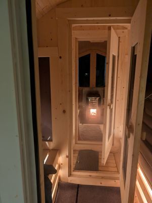 Bild 4 på Åretrunt stuga med vedeldad bastu nära strand