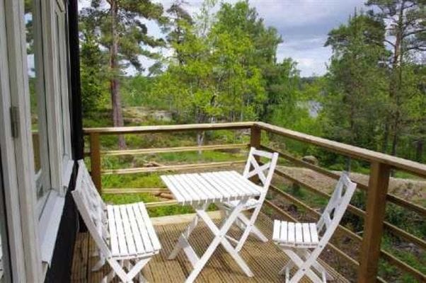 Hanskrokahöjden 1 Ingarö. Nära skog och hav.