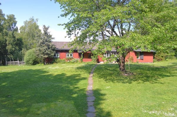 Bild 4 på Östertorps Gård Strömma. Uppvärmd pool, sandstrand