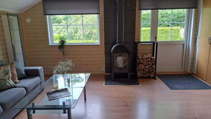 Bild 4 på Stuga i naturskön bokskog med pool och nära kust