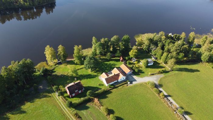 Stort hus med strandtomt - Bild 15