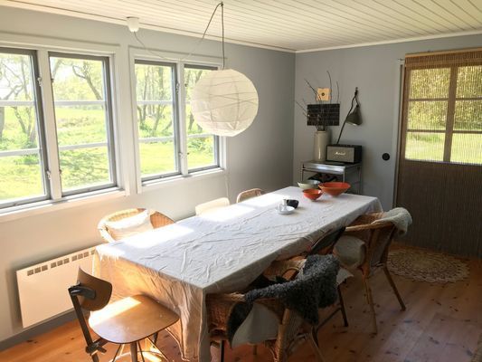 Hyr denna stuga i  på 100 m². 8-10 sängplatser. Från 16 000 kr per vecka. Se bilder och tillgänglighet här.