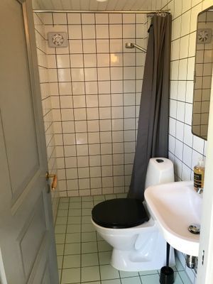 Strandnära och nyrenoverat i Hamra + gästhus - Bild 10