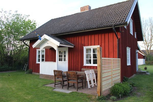 Hyr denna stuga i Lundsbrunn på 85 m². 7 sängplatser. Från 6 300 kr per vecka. Se bilder och tillgänglighet här.