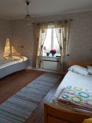 Röd stuga på landet - Bild 12