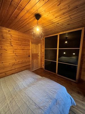 Bild 4 på Semesterhus i avskilt läge med motorbåt badtunna