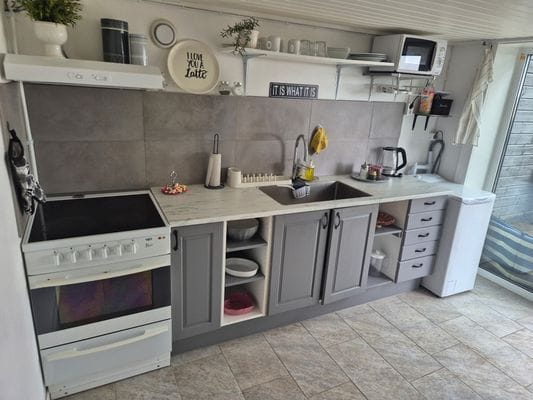 Bild 4 på Mysigt och nyrenoverad timrad stuga.