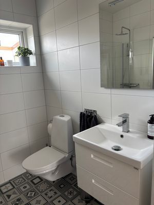Strandnära modern villa - Bild 17