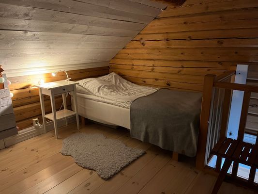 Unik timmerstuga vid Vänerns strand - Bild 23