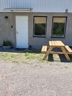 Hyr denna stuga i Bullaren på 35 m². 4 sängplatser. Pris ej tillgängligt. Se bilder och tillgänglighet här.