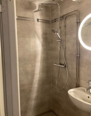 Stuga med vedeldad bastu och Jacuzzi - Bild 12