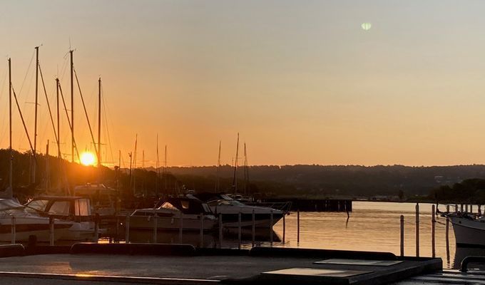 Stuga med vedeldad bastu och Jacuzzi - Bild 18