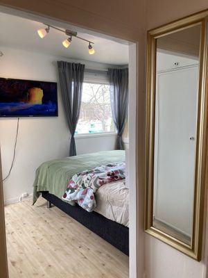 Stuga med vedeldad bastu och Jacuzzi - Bild 29