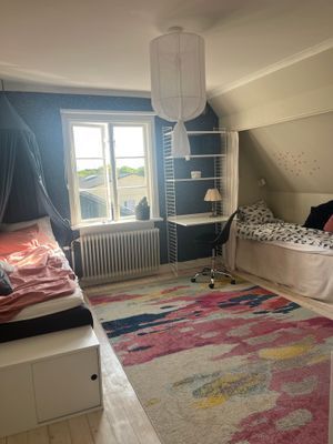 Charmigt stenhus nära muren - Bild 7