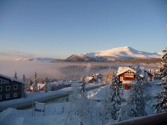 Hyr denna stuga i Åre på 109 m². 12 sängplatser. 7 000 - 16 000 kr per vecka. Se bilder och tillgänglighet här.
