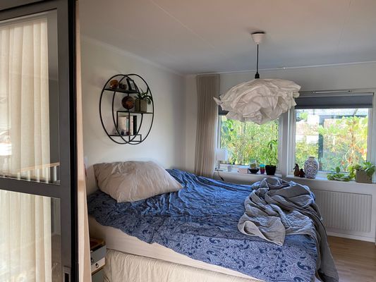 Rymligt hus med havsutsikt nära Lysekils centrum - Bild 9