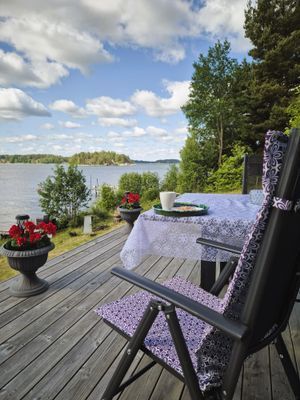 Enkel skärgårdsstuga med sjötomt och egen brygga. - Bild 13