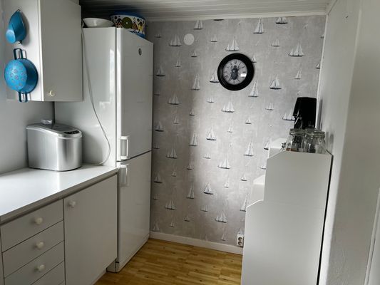 Enkel skärgårdsstuga med sjötomt och egen brygga. - Bild 6