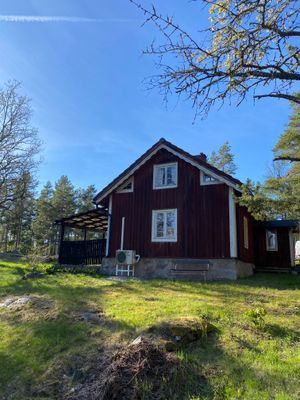 Hyr denna stuga i Västervik på 45 m². 4-5 sängplatser. Från 5 600 kr per vecka. Se bilder och tillgänglighet här.