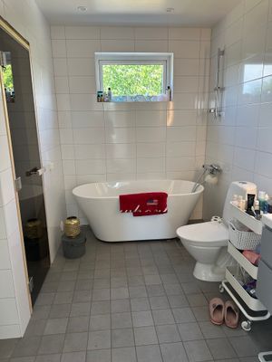 2-plansvilla med pool ett stenkast från bad - Bild 11